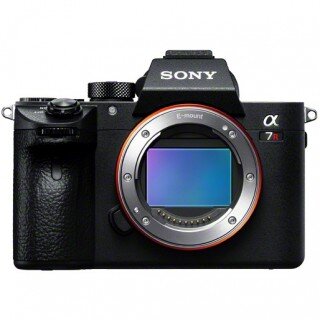 Sony A7R III (ILCE-7RM3) Aynasız Fotoğraf Makinesi kullananlar yorumlar